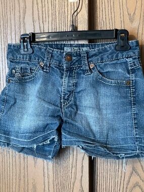 17/21 EXCLUSIVE DENIM BLUE JEAN SHORTS EMBROIDERED POCKETS RAW HEM